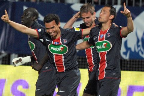 Paris Saint-Germain's forward Nene Anderson (R) jubilates with his teamates after scoring during the French Cup semi-final football match Angers against Paris Saint Germain on April 20, 2011, at the Jean Bouin stadium in Angers, western France. AFP PHOTO FRANK PERRY (Photo credit should read FRANK PERRY/AFP/Getty Images)