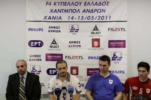 Γραμματικός: "Είμαστε το αουτσάιντερ"