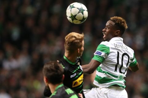 Celtic's Moussa Dembele, right, goes for a header during the Champions League group C soccer match between Celtic and Borussia Moenchengladbach at Celtic Park, Glasgow, Scotland, Wednesday Oct. 19, 2016. (AP Photo/Scott Heppell)