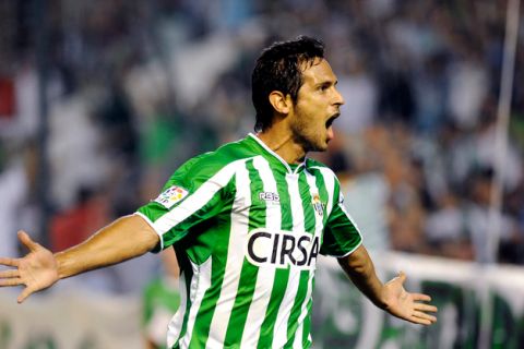 Real Betis' Paraguayan forward Roque Santa Cruz celebrates after scoring against Zaragoza during their Spanish League football match, on September 22, 2011 at the Benito Villamarin stadium in Sevilla.  AFP PHOTO / CRISTINA QUICLER (Photo credit should read CRISTINA QUICLER/AFP/Getty Images)