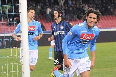 Napoli striker Edinson Cavani jubilates after scoring on penalty the 1-0 goal during the italian ''Coppa Italia'' quarter final match Napoli-Inter at San Paolo Stadium, Napoli, 25 january 2012. ANSA / CESARE ABBATE