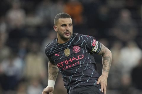 Manchester City's Kyle Walker during the English Premier League soccer match between Tottenham Hotspur and Manchester City at Tottenham Hotspur Stadium in London, Tuesday, May 14, 2024.(AP Photo/Kin Cheung)