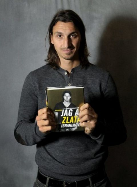 This picture taken on November 8, 2011 and made available today shows AC Milan's and Sweden's football player Zlatan Ibrahimovic presenting his book "I Am Zlatan" during a press conference in Stockholm. AFP PHOTO / SCANPIX - JANERIK HENRIKSSON