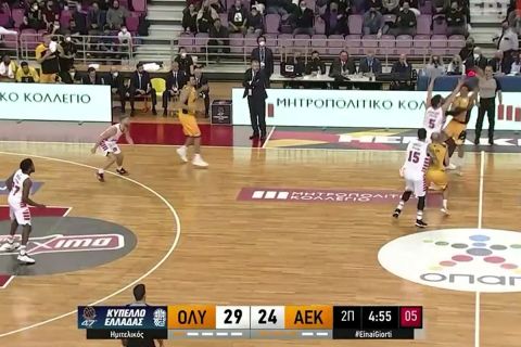 Final Four - Κύπελλο Ελλάδας: Τρελή φάση με Φλιώνη, πήγε για πάσα και παραλίγο να σκοράρει από το κέντρο