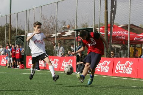 Ρεκόρ συμμετοχών και μεγάλη μπάλα στο Coca-Cola Cup!