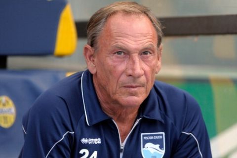 VERONA, ITALY - AUGUST 26: Pescara Calcio head coach, Zdenek Zeman, looks on during the Serie B match between Hellas Verona FC and Pescara Calcio at Stadio Marc'Antonio Bentegodi on August 26, 2011 in Verona, Italy. (Photo by Claudio Villa/Getty Images)
