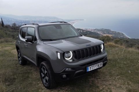 Οδηγώντας το νέο Plug-in hybrid Jeep Renegade 4xe