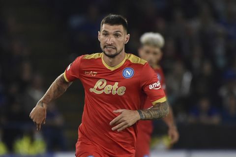 Napoli's Matteo Politano during the Europa League Group C soccer match between Leicester City and Napoli at the King Power Stadium in Leicester, England, Thursday, Sept.16, 2021. (AP Photo/Rui Vieira)