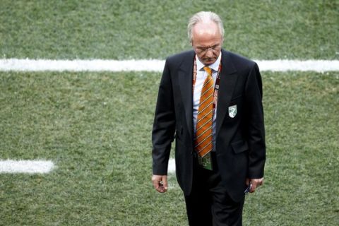 Ivory Coast's coach Sven-Goran Eriksson is seen during a 2010 World Cup Group G soccer match against North Korea at Mbombela stadium in Nelspruit June 25, 2010. REUTERS/Howard Burditt (SOUTH AFRICA  - Tags: SPORT SOCCER WORLD CUP)