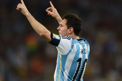 RIO DE JANEIRO, BRAZIL - JUNE 15:  Lionel Messi of Argentina acknowledges the fans after defeating Bosnia Herzegovina 2-1 during the 2014 FIFA World Cup Brazil Group F match between Argentina and Bosnia-Herzegovina at Maracana on June 15, 2014 in Rio de Janeiro, Brazil.  (Photo by Matthias Hangst/Getty Images)