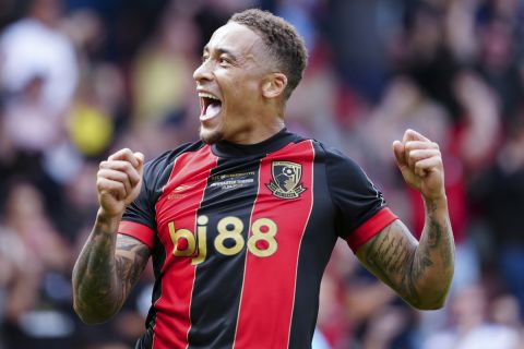 Bournemouth's Marcus Tavernier celebrates scoring opening goals during the English Premier League soccer match between AFC Bournemouth and Newcastle United , at the Vitality Stadium in Bournemouth , Sunday, Aug. 25, 2024. (AP Photo/Dave Shopland)