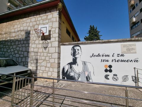 Το SPORT24 ανατρίχιασε στη γειτονιά του Ντράζεν Πέτροβιτς