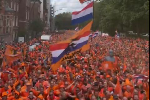 Στο Αμβούργο 40.000 Ολλανδοί