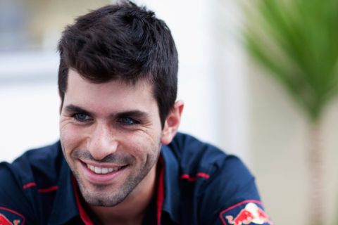 Η Toro Rosso κρατάει τον Αλγκερσουάρι