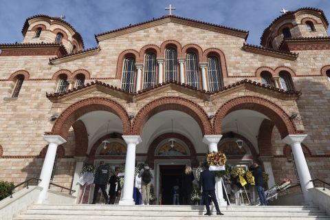 Το τελευταίο αντίο στον Κώστα Χαρδαβέλλα