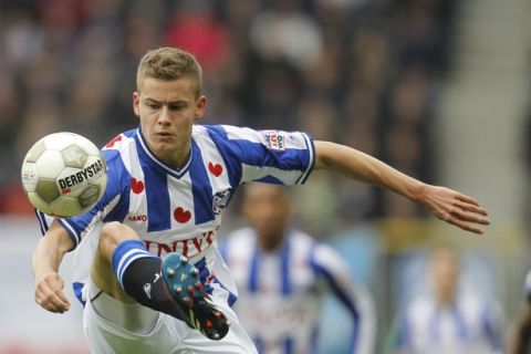 HEERENVEEN - Voetbal, SC Heerenveen - FC Groningen,  Eredivisie,  Abe Lenstra stadion, seizoen 2012-2013, 21-10-2012,  SC Heerenveen speler Alfred Finnbogason.

foto: Henk Jan Dijks