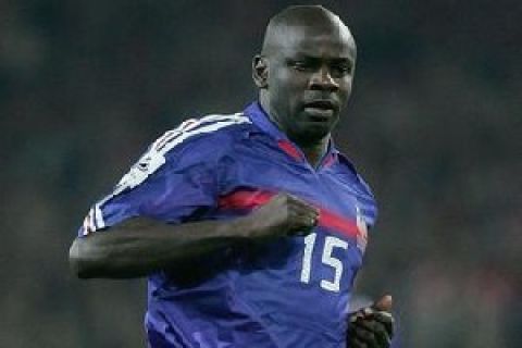 BERN, SWITZERLAND - OCTOBER 8:  Lilian Thuram in action for France during the FIFA World Cup Qualifying, Group Four match between Switzerland and France at the Stad de Suisse on October 8, 2005, in Bern, Switzerland.  (Photo by Ben Radford/Getty Images) *** Local Caption *** Lilian Thuram