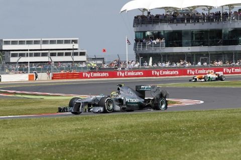 Silverstone, Northamptonshire, England
30th June 2013
Lewis Hamilton, Mercedes W04, heads to the pits with a tyre failure
World Copyright: Jed Leicester/LAT Photographic 
ref: Digital Image _JED8215