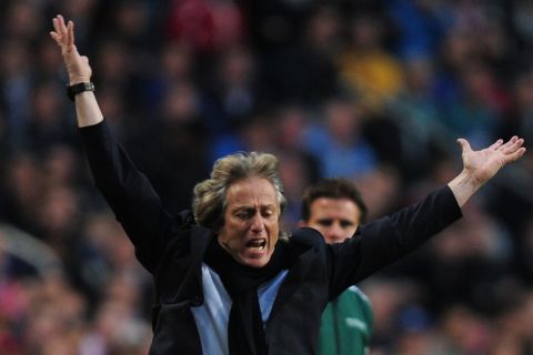 AMSTERDAM, NETHERLANDS - MAY 15: Manager Jorge Jesus of Benfica reacts during the UEFA Europa League Final between SL Benfica and Chelsea FC at Amsterdam Arena on May 15, 2013 in Amsterdam, Netherlands.  (Photo by Jamie McDonald/Getty Images)