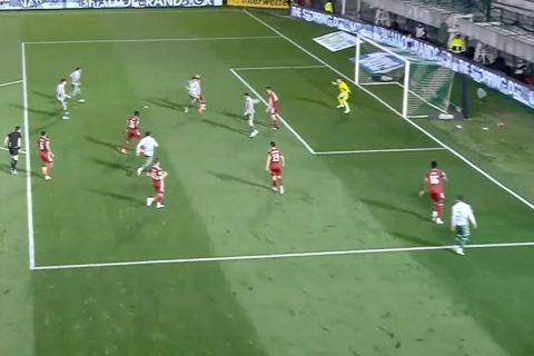 Ο Αϊτόρ κάνει το 1-0 στο ντέρμπι αιωνίων