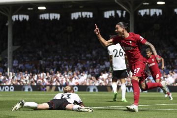 Darwin Nunes celebra un gol contro il Fulham nell'apertura della Premier League 2022/23 di Liverpool