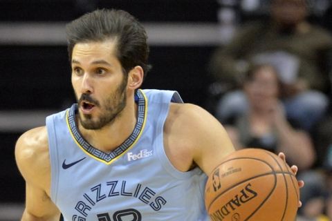 Memphis Grizzlies forward Omri Casspi (18) controls the ball in the first half of an NBA basketball game against the Portland Trail Blazers on Wednesday, Dec. 12, 2018, in Memphis, Tenn. (AP Photo/Brandon Dill)