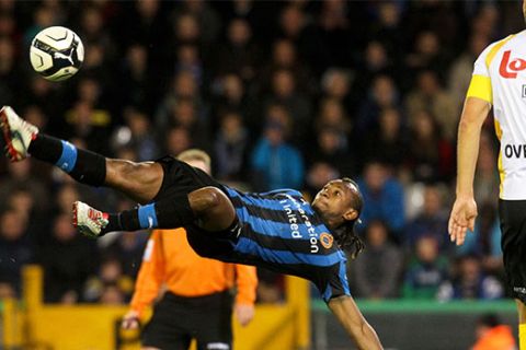 20121028 - BRUGGE, BELGIUM: Club's Mohamed 'Meme' Tchite scores the 1-1 goal during the Jupiler Pro League match between Club Brugge and Sporting Lokeren, in Brugge, Sunday 28 October 2012, on the twelfth day of the Belgian soccer championship. BELGA PHOTO VIRGINIE LEFOUR