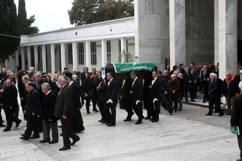 Το τελευταίο αντίο στον Λινοξυλάκη