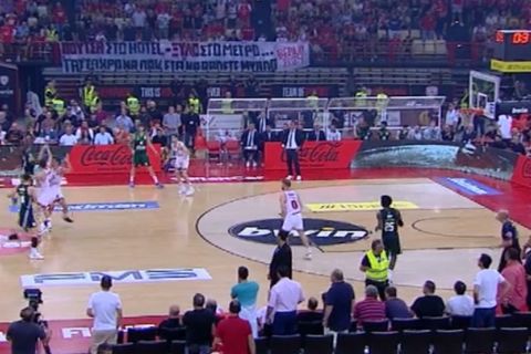 Ολυμπιακός - Παναθηναϊκός AKTOR: Απίθανο buzzer beater του Τζέριαν Γκραντ από το κέντρο