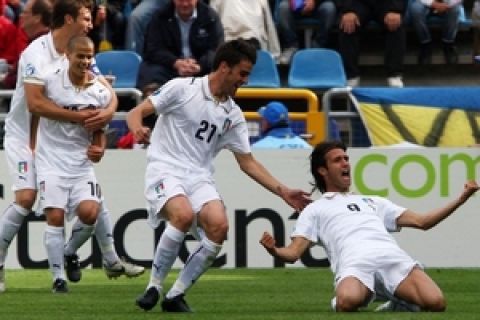 U21: Μεγάλη νίκη με 10 παίκτες η Ιταλία