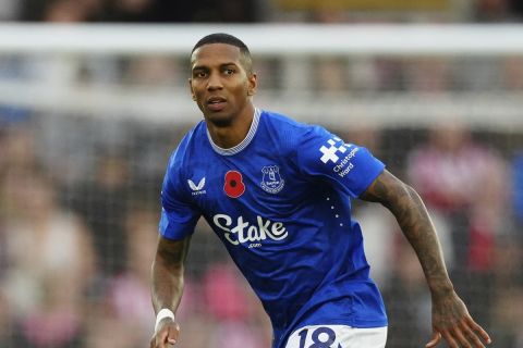 Everton's Ashley Young runs into position during the English Premier League soccer match between Southampton and Everton, at the St Marys Stadium in Southampton, Saturday, Nov 2, 2024. (AP Photo/Dave Shopland)