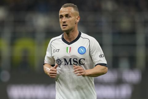 Napoli's Stanislav Lobotka runs during the Serie A soccer match between Inter Milan and Napoli at the San Siro Stadium, in Milan, Italy, Sunday, March 17, 2024. (AP Photo/Antonio Calanni)