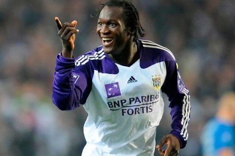 20101107 - ANDERLECHT, BELGIUM: Anderlecht's Romelu Lukaku celebrates after he scored the 2-2 goal during the Jupiler Pro League match between RSCA Anderlecht and Club Brugge, in Anderlecht, Sunday 07 November 2010, on the fourteenth day of Belgian championship.
BELGA PHOTO BRUNO FAHY-JOHN THYS