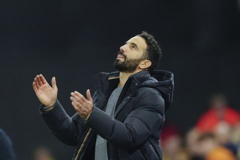 Manchester United's head coach Ruben Amorim reacts during the English Premier League soccer match between Ipswich Town and Manchester United at Portman Road stadium in Ipswich, England, Sunday, Nov. 24, 2024. (AP Photo/Dave Shopland)