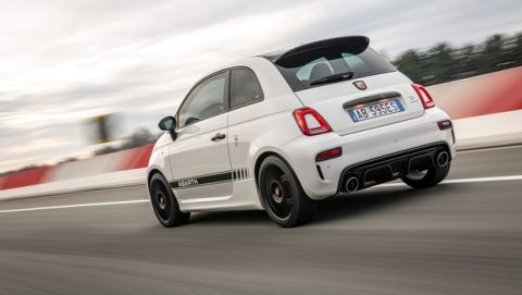 "Τσιμπάει" το Abarth 595 Esseesse των 180 ίππων