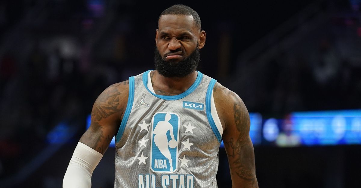 NBA All Star Game: Ο Μάικ Μαλόουν θα είναι ο προπονητής της Team Lebron