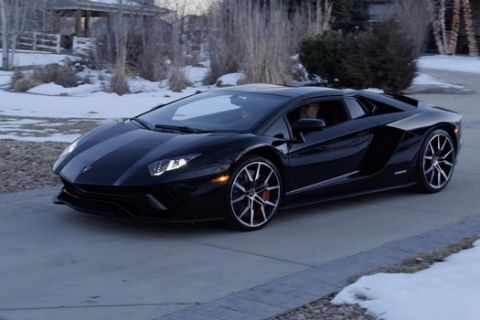 Lamborghini: Μια αληθινή χριστουγεννιάτικη ιστορία σε video