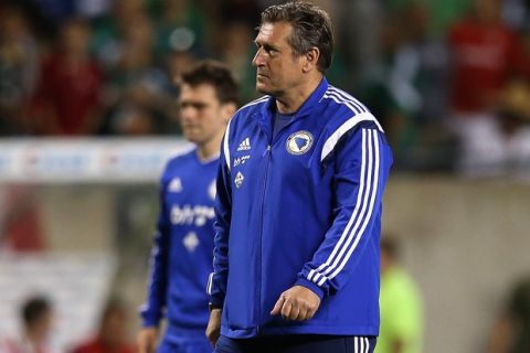 CHICAGO, IL - JUNE 03: Head coach Safet Susic of Bosnia & Herzegovina leaves the field after a win over Mexico in an international friendly match at Soldier Field on June 3, 2014 in Chicago, Illinois. Bosnia & Herzegovia defeated Mexico 1-0. (Photo by Jonathan Daniel/Getty Images) 