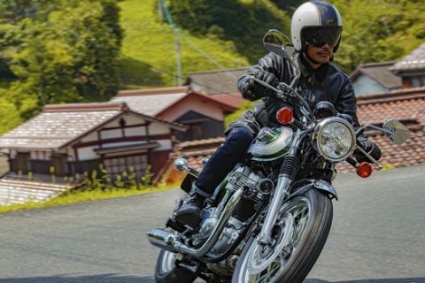 Kawasaki: Έρχεται η νέα W800 