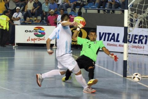 Γκολάρα από πέναλτι στο futsal!