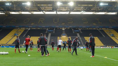 2012-09-17 Ajax persconferentie en training in Dordmund