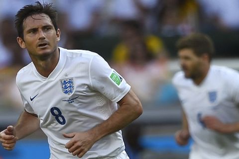 England's midfielder Frank Lampard runs on the pitch during the Group D football match between Costa Rica and England at The Mineirao Stadium in Belo Horizonte on June 24, 2014,during the 2014 FIFA World Cup . AFP PHOTO / FABRICE COFFRINIFABRICE COFFRINI/AFP/Getty Images