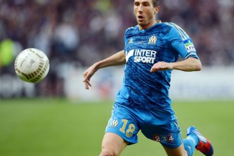 Olympique de Marseille's midfielder Benoit Cheyrou is pictured during the French League Cup Final football match Lyon vs. Marseille on April 14, 2012 at the Stade de France in Saint-Denis, north of Paris. Marseille won 1-0. AFP PHOTO / FRANCK FIFE        (Photo credit should read FRANCK FIFE/AFP/GettyImages)