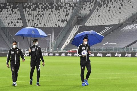 Οι διαιτητές στο Allianz Stadium της Γιουβέντους (Tano Pecoraro/LaPresse via AP)