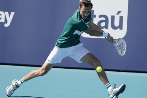 Ο Ντανίιλ Μεντβέντεφ στο Miami Open κόντρα στον Λου