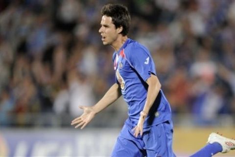 Getafe's Manu del Moral celebrates after scoring a goal against Sevilla during his La Liga soccer match at the Coliseum Alfonso Perez Stadium in Getafe, Sunday, April 25, 2010.(AP Photo/Daniel Ochoa de Olza)