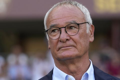 Cagliari's head coach Claudio Ranieri watches during a Serie A soccer match between Torino and Cagliari, at the Olimpic stadium in Turin, Italy, Monday, Aug. 21, 2023. (AP Photo/Luca Bruno)