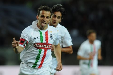 TURIN, ITALY - MAY 09:  Alessandro Del Piero of Juventus FC celebrates a goal during the Serie A match between Juventus FC and AC Chievo Verona at Olimpico Stadium on May 9, 2011 in Turin, Italy.  (Photo by Valerio Pennicino/Getty Images)