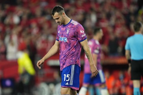 Κασάνο: "Η Γιουβέντους πάει στο Champions League και τα κάνει σκ@τ@, το ίδιο συμβαίνει και στο Europa"