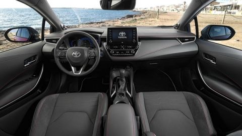 Οδηγούμε την ολοκαίνουργια Toyota Corolla